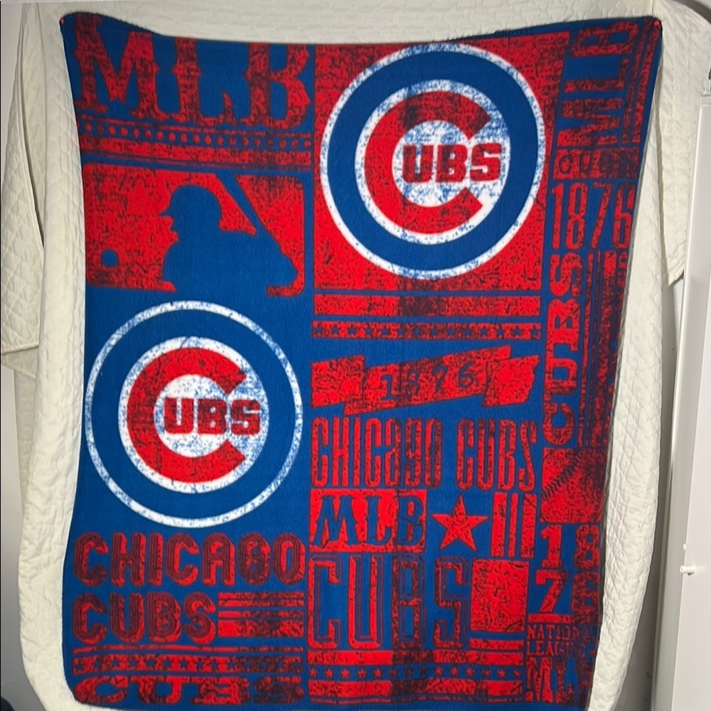 Genuine Merchandise - Chicago Cubs MLB Blanket - Red and Blue
